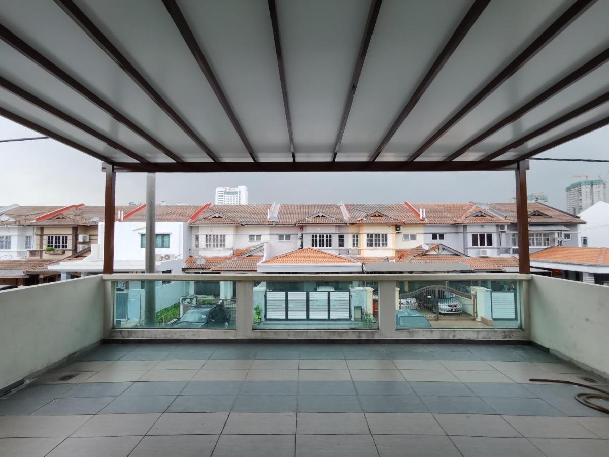 Bbt Double Storey Balcony Bukit Tinggi Home Klang Exterior foto