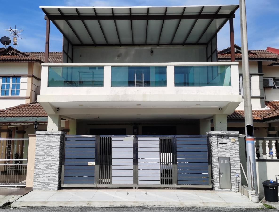 Bbt Double Storey Balcony Bukit Tinggi Home Klang Exterior foto